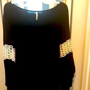 Woman’s black top size medium